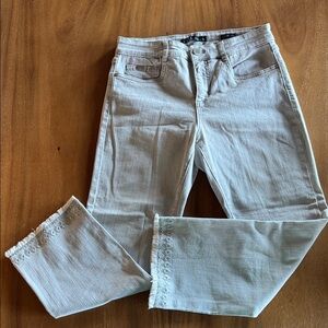 FDJ French Dressing Crop Jeans-Christina-Embroidered Frayed Hem-light grey-EUC 8